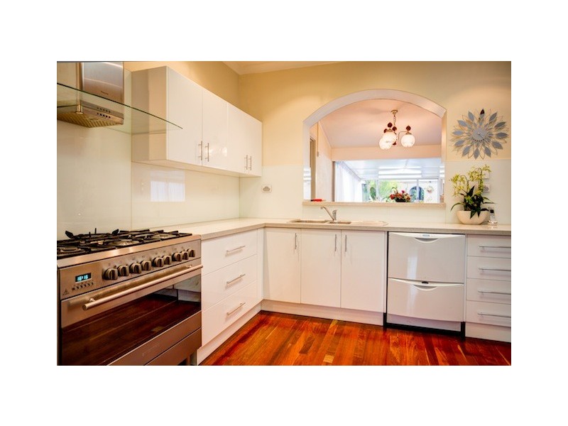 17 Jarvis  Street, Hilton WA 6163