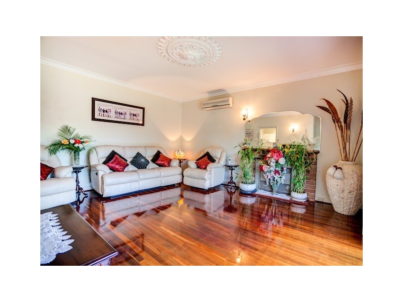 17 Jarvis  Street, Hilton WA 6163
