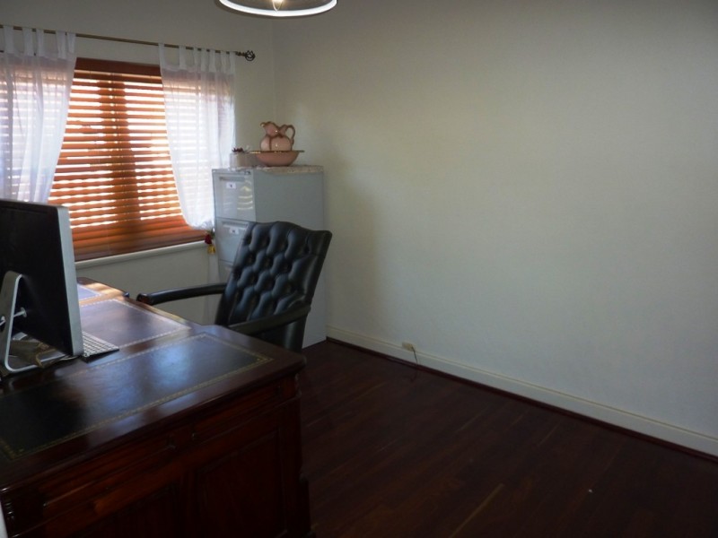 17 Jarvis  Street, Hilton WA 6163