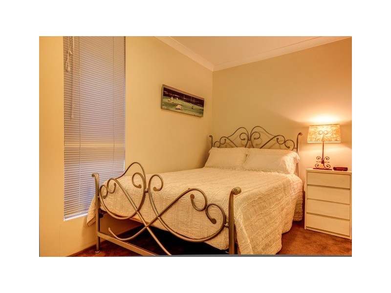 17 Jarvis  Street, Hilton WA 6163