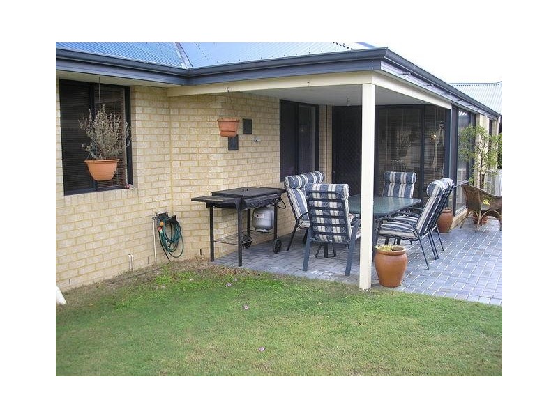 18 Domeney Place, Landsdale WA 6065