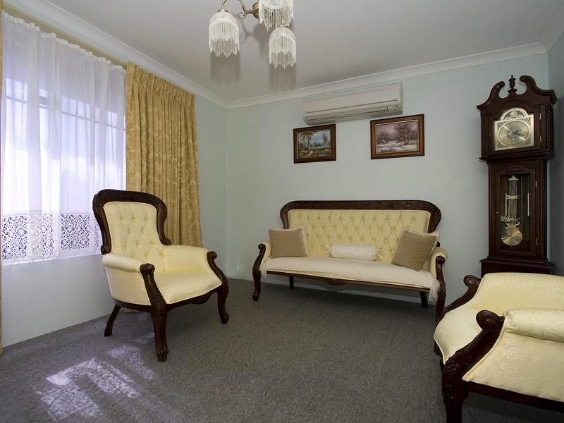 5 Hibiscus Close, Marangaroo WA 6064