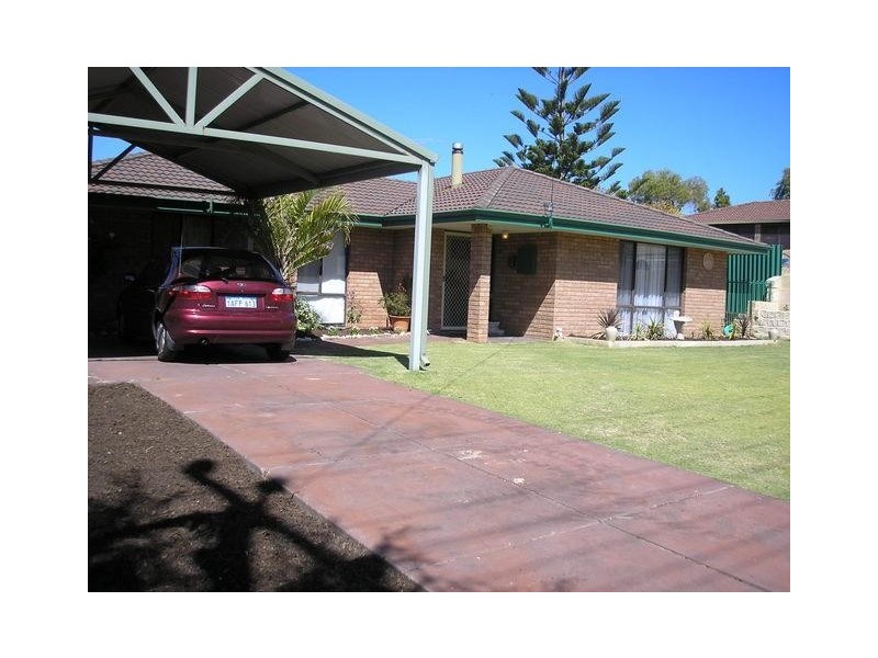 11 Roamer Street, Heathridge WA 6027