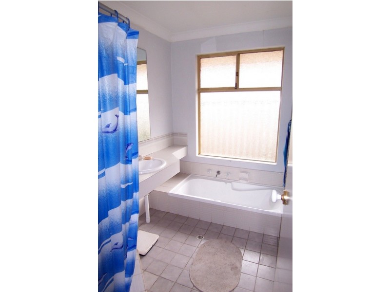 17 Synnot View, Marangaroo WA 6064