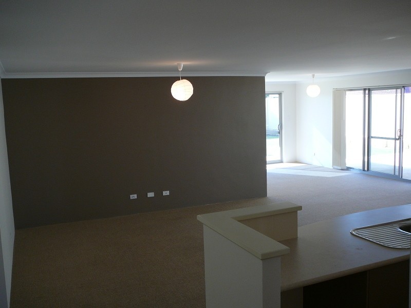 215 Gaebler, Aubin Grove WA 6164