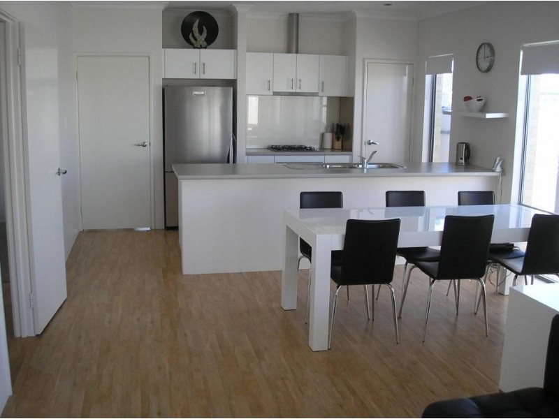 18 Musselbrook Trail, Ellenbrook WA 6069