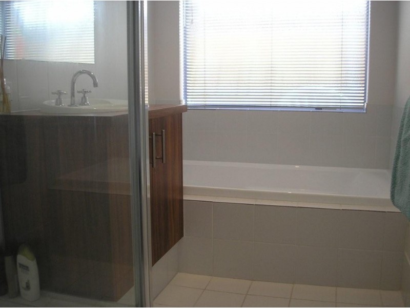 18 Musselbrook Trail, Ellenbrook WA 6069