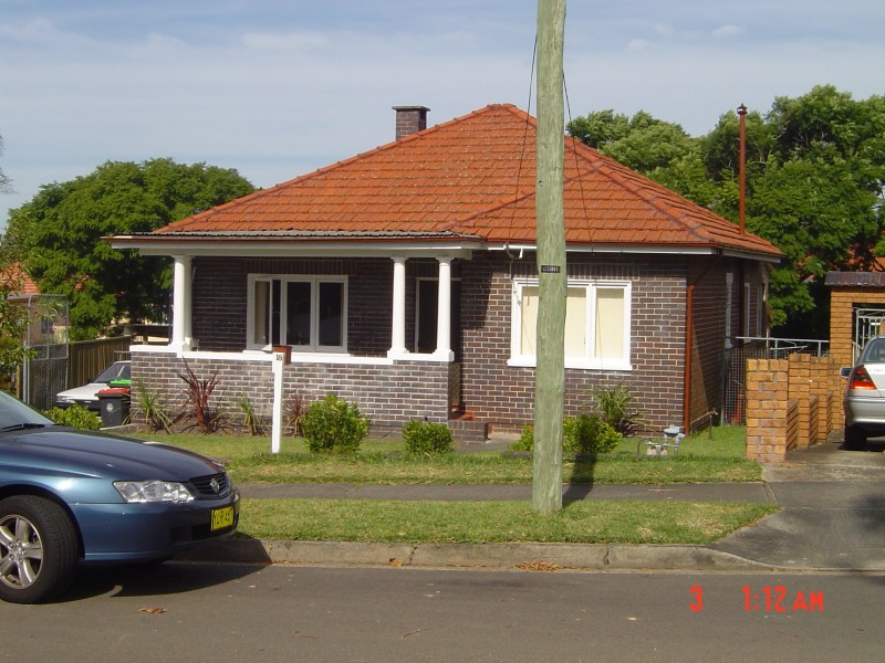 18 GUEDECOURT AVE, Earlwood NSW 2206