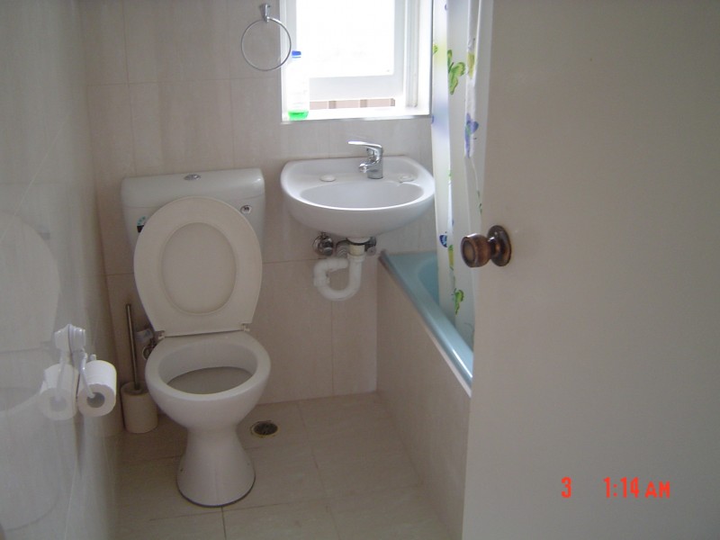 18 GUEDECOURT AVE, Earlwood NSW 2206