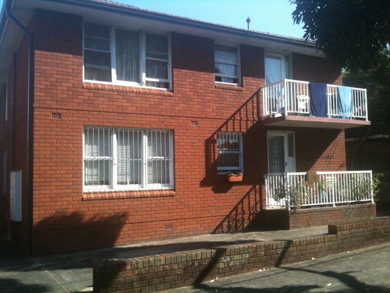 2/2A WOODCOURT ST, Marrickville NSW 2204