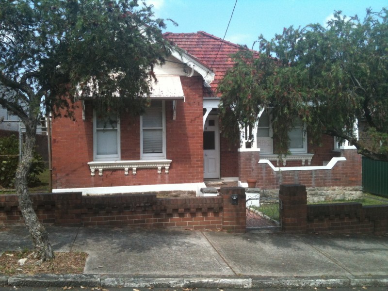 23 DUNSTAFFENAGE ST, Hurlstone Park NSW 2193