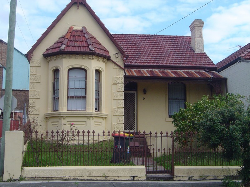 1/13 SADDLIERS CRESCENT, Petersham NSW 2049