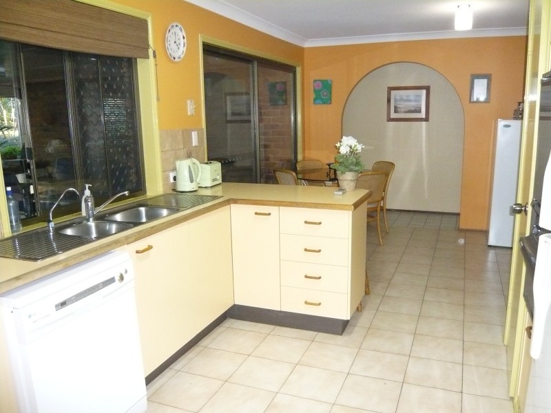 9 Patricia, Karalee QLD 4306