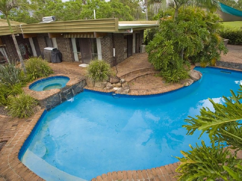 2 Candowie Cr, Karana Downs QLD 4306