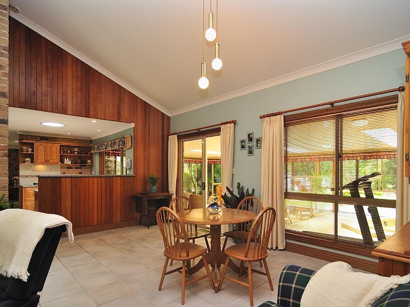 10 First Ave, Barellan Point QLD 4306
