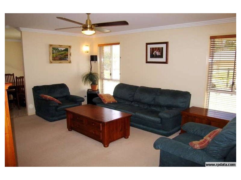 16 Barnes Court, Mount Crosby QLD 4306