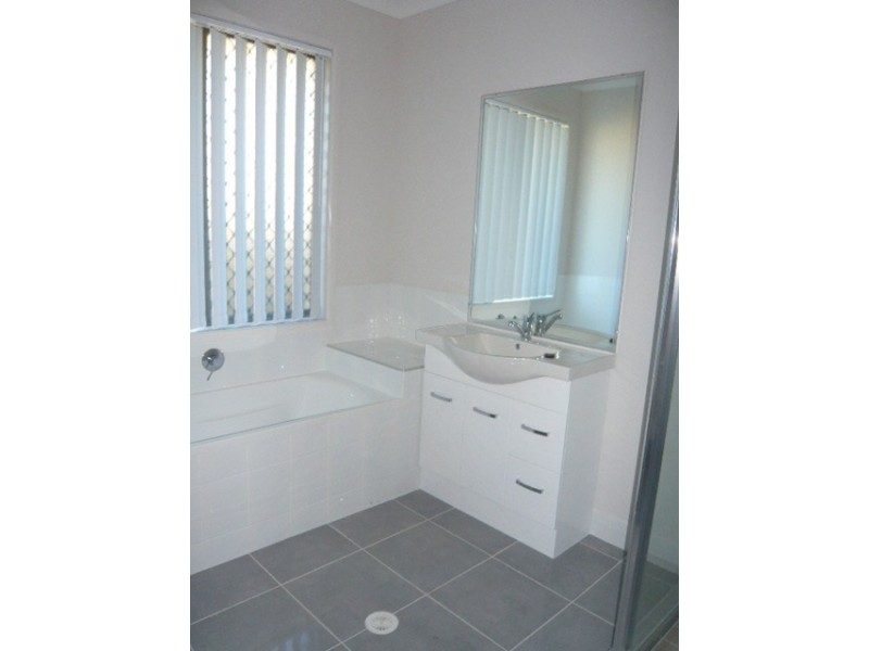 7 Lilley Court, Yamanto QLD 4305
