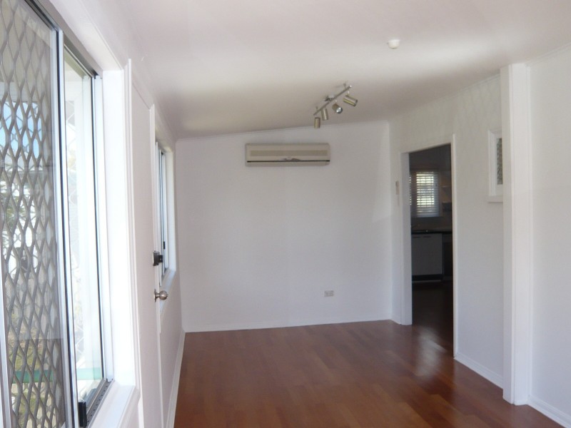 11 Dudleigh, Booval QLD 4304