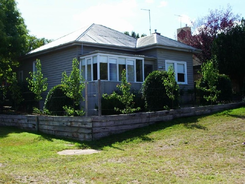 75 Central Springs Rd, Daylesford VIC 3460