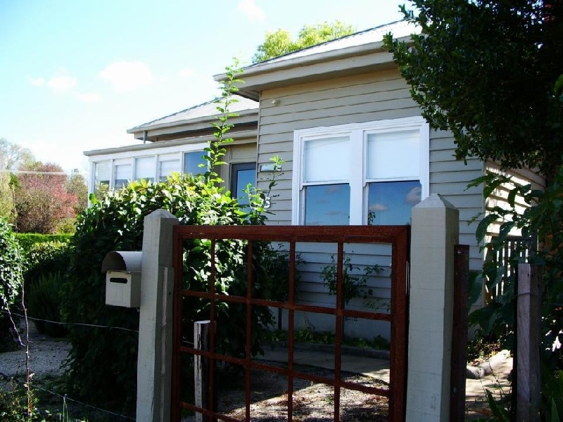 75 Central Springs Rd, Daylesford VIC 3460