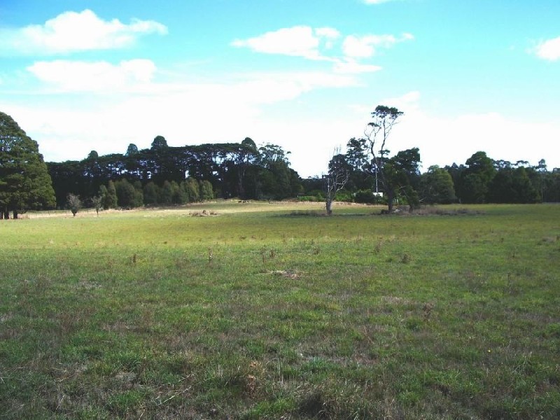 4 Lagoon Rd, Trentham VIC 3458