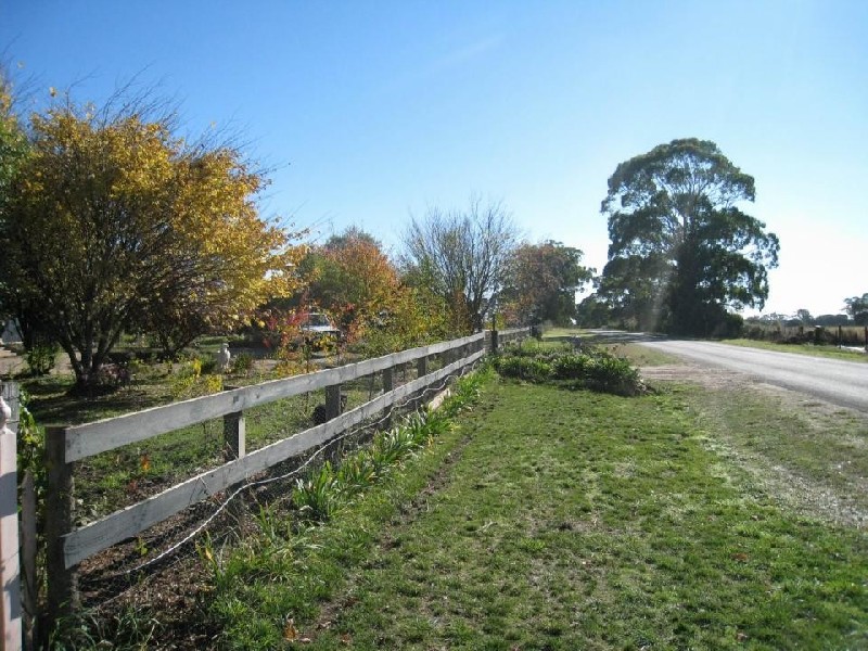 698 James Lane, Trentham East VIC 3458