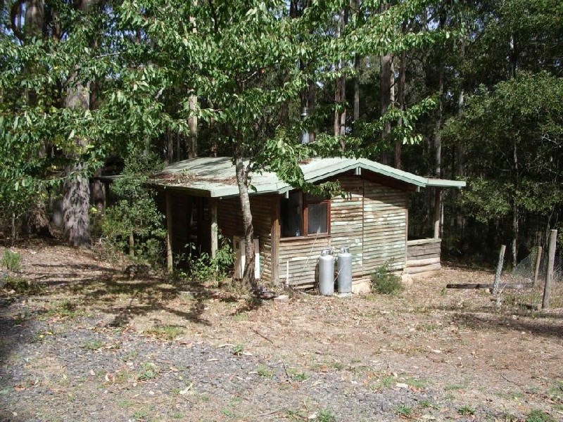 745 Blackwood Rd, Newbury VIC 3458