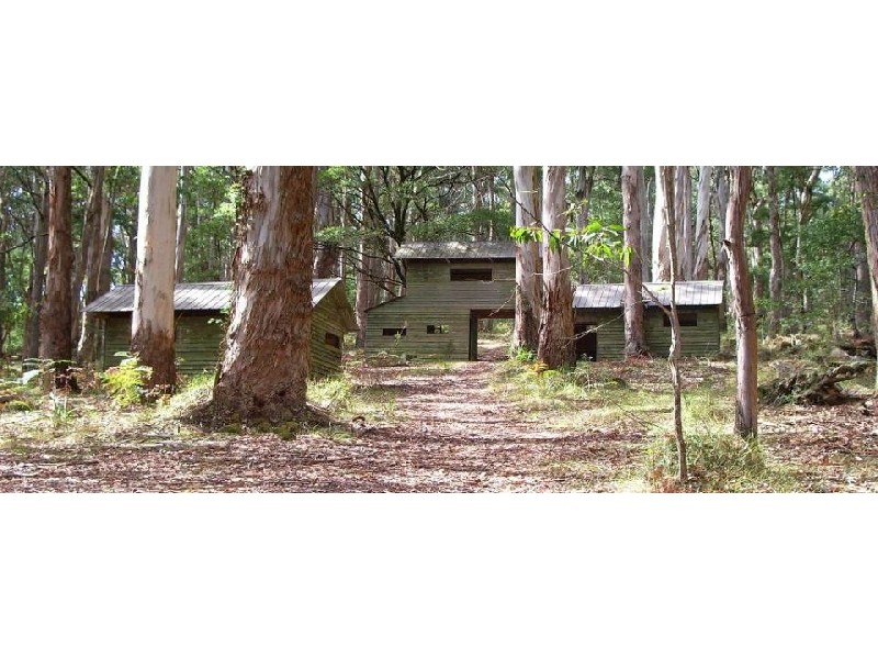 745 Blackwood Rd, Newbury VIC 3458