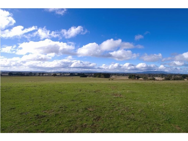174 Newtons Lane, Trentham VIC 3458