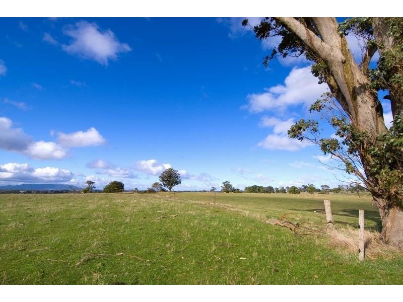 174 Newtons Lane, Trentham VIC 3458