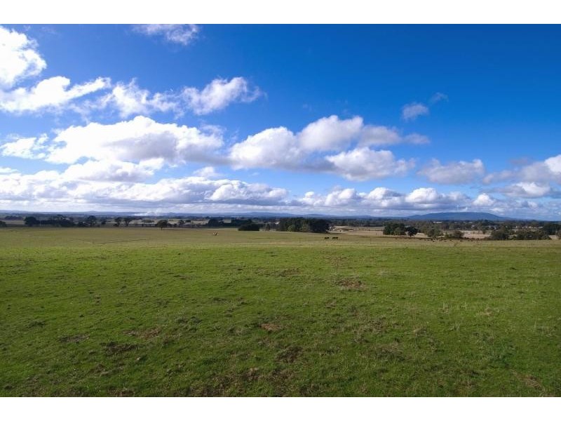 174 Newtons Lane, Trentham VIC 3458