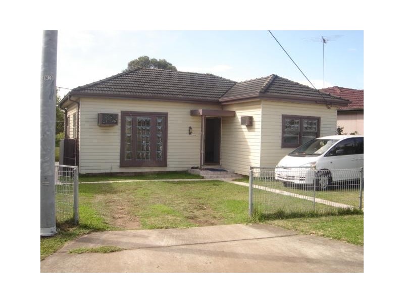 308  THE BOULEVARDE, Smithfield NSW 2164