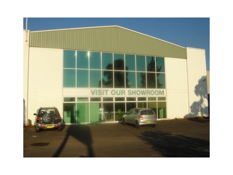 5 SWETTENHAM RD, Minto NSW 2566