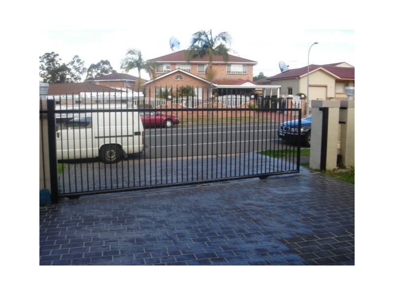 Edensor Park NSW 2176