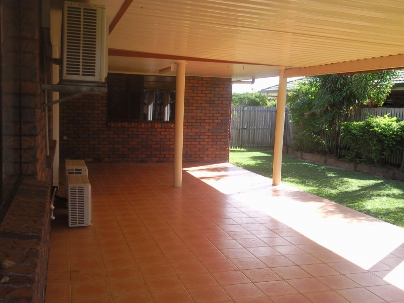 23 Windsor Street, Glenella QLD 4740