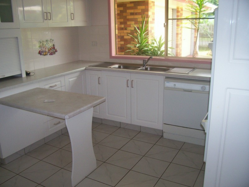 50 Banksia Avenue, Andergrove QLD 4740