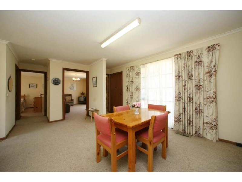 21 Lonsdale Avenue, Rowville VIC 3178