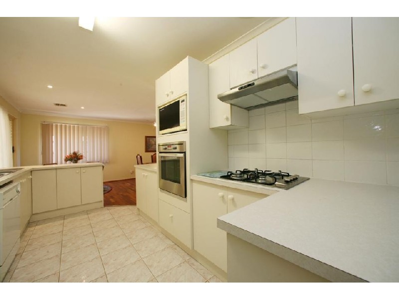 6 Humphreys Way, Rowville VIC 3178
