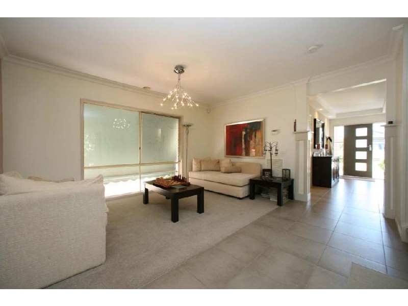 16 Tara Close, Rowville VIC 3178