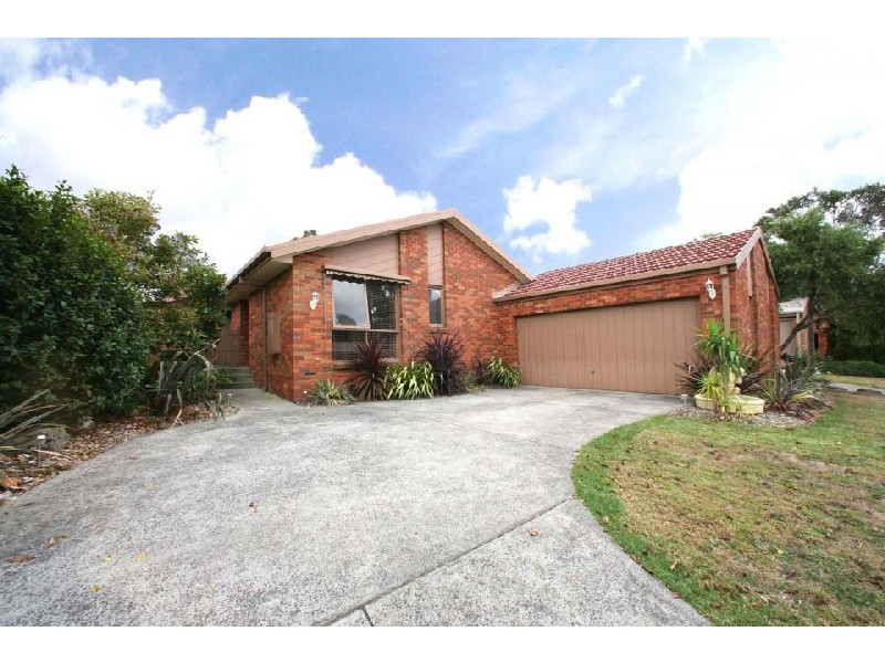 13 Laanecoorie Drive, Lysterfield VIC 3156