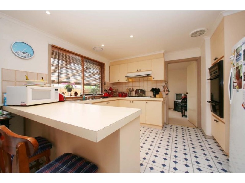 13 Laanecoorie Drive, Lysterfield VIC 3156