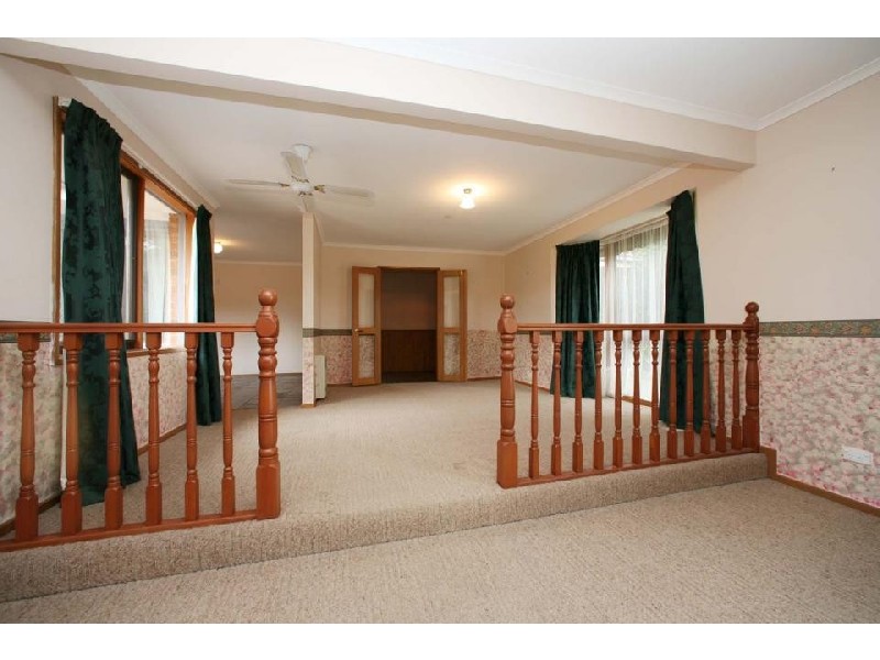 2 Bellfield Drive, Lysterfield VIC 3156