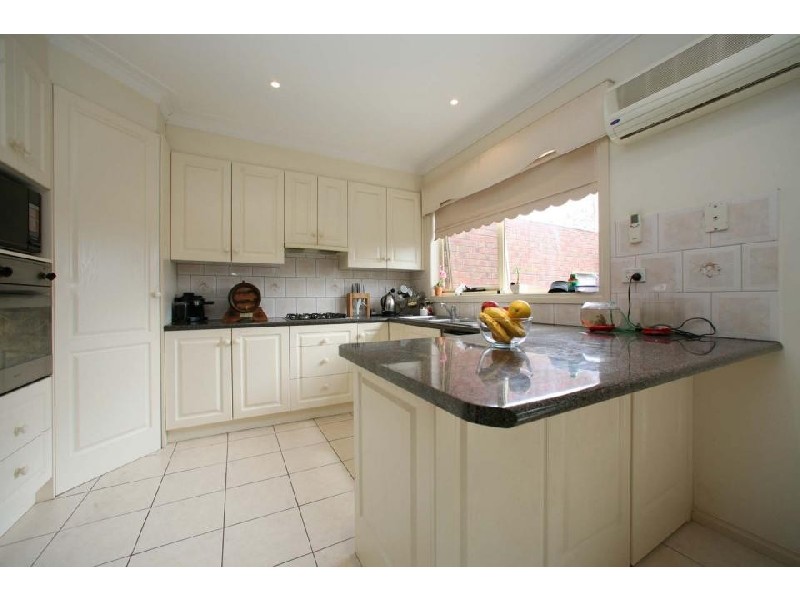 2/12 Jackie Close, Rowville VIC 3178