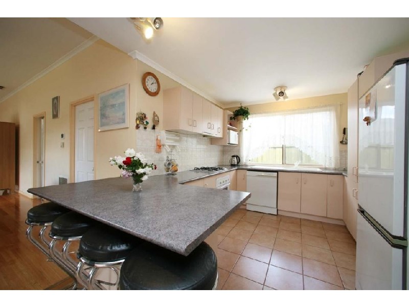 2 Wyandra Way, Rowville VIC 3178