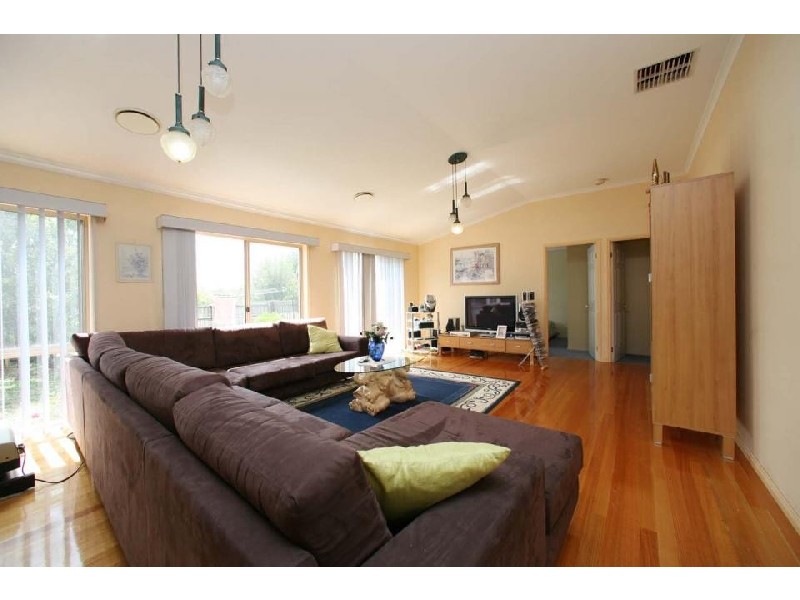 2 Wyandra Way, Rowville VIC 3178