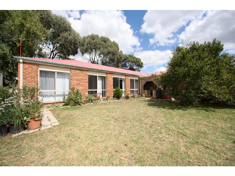 2 Wyandra Way, Rowville VIC 3178