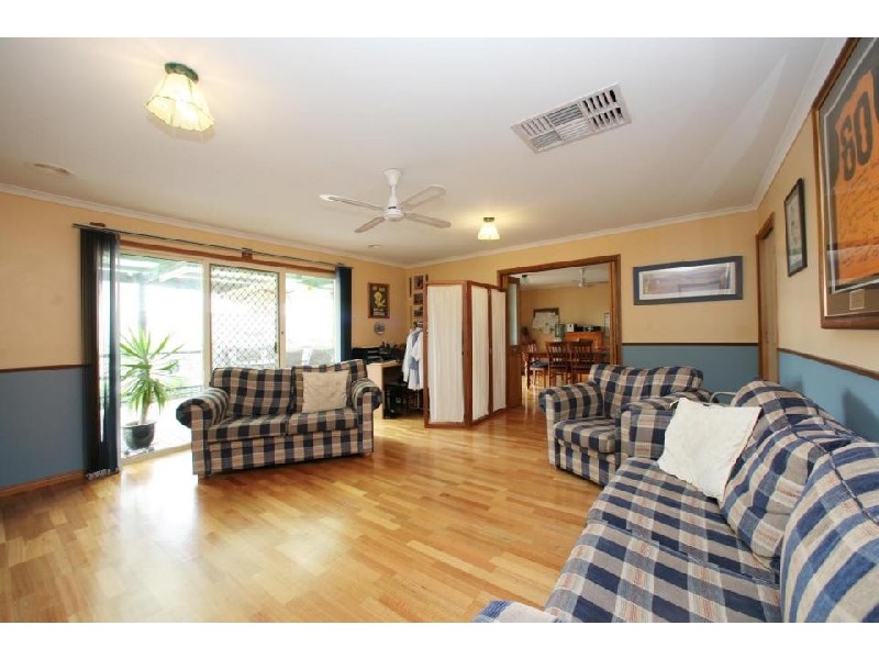 18 Harry Nance Close, Lysterfield VIC 3156
