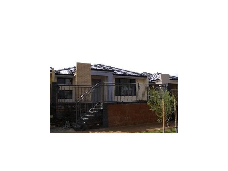 25 Redstone Trail, Ellenbrook WA 6069