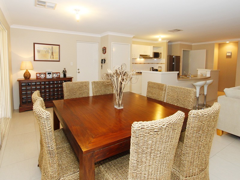 50 Simmonds Pass, Ellenbrook WA 6069