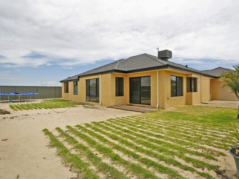 9 Dulegal Way, Aveley WA 6069
